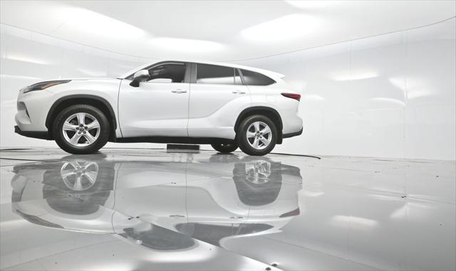 used 2023 Toyota Highlander car, priced at $31,499