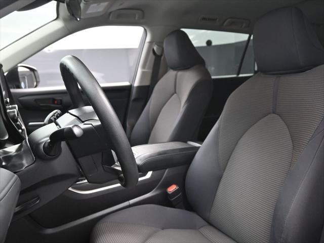 used 2023 Toyota Highlander car, priced at $31,499