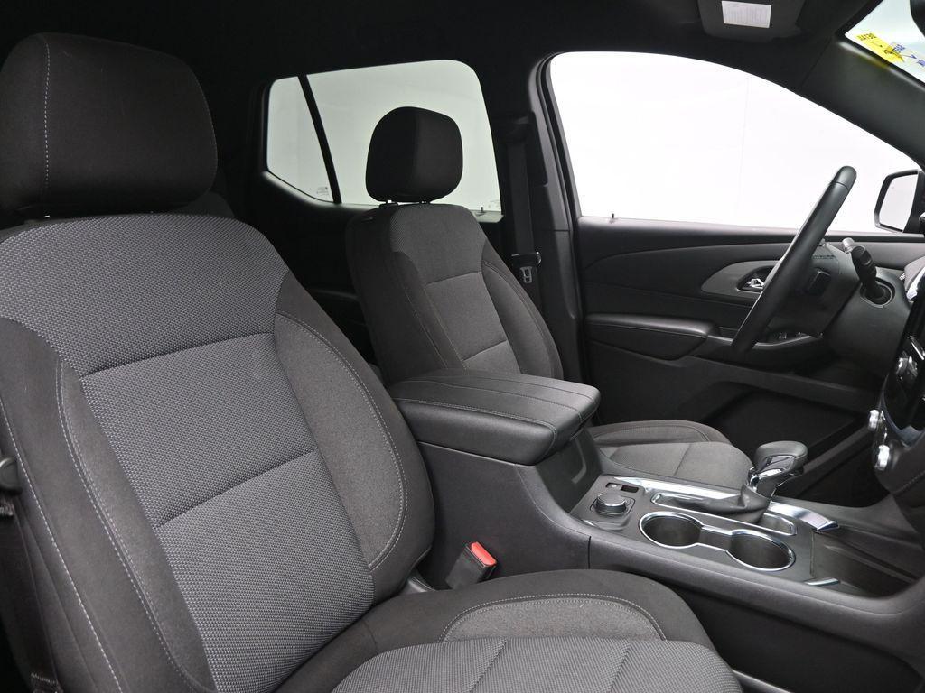 used 2022 Chevrolet Traverse car, priced at $30,236
