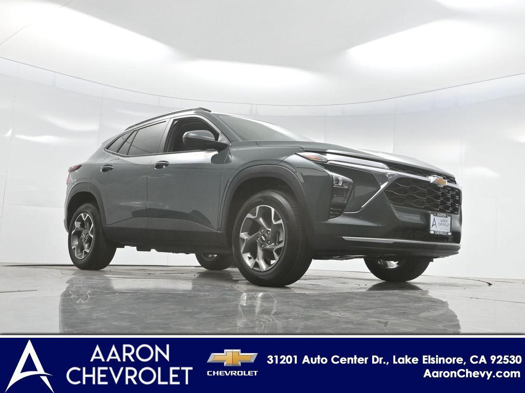 new 2025 Chevrolet Trax car, priced at $26,084