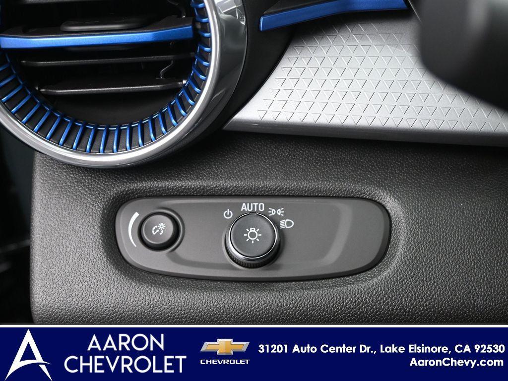 new 2025 Chevrolet Trax car, priced at $26,084