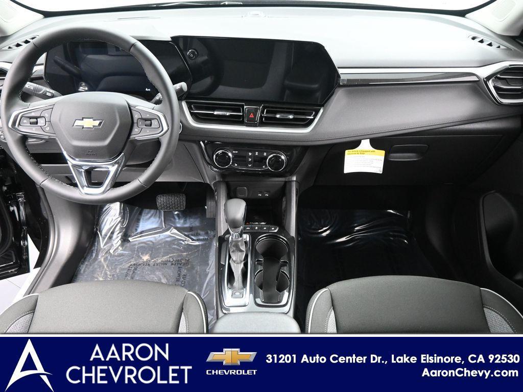 new 2025 Chevrolet TrailBlazer car, priced at $27,620