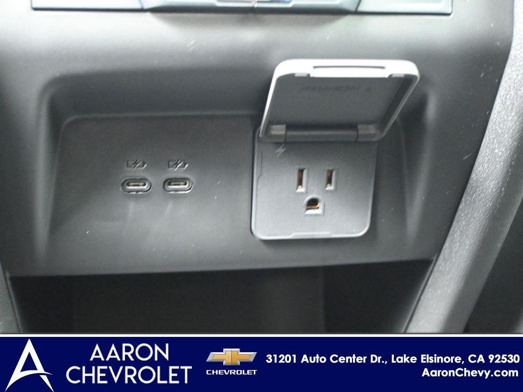 new 2026 Chevrolet Traverse car, priced at $43,605