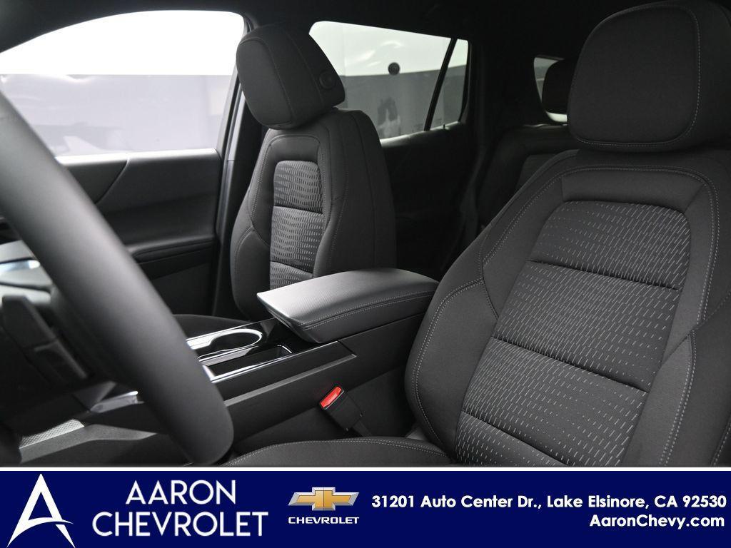 new 2026 Chevrolet Equinox car, priced at $33,593
