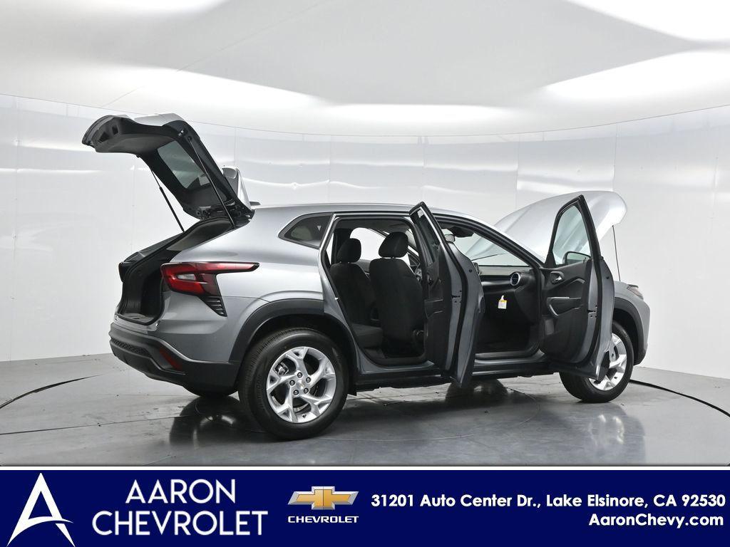 new 2025 Chevrolet Trax car, priced at $22,890