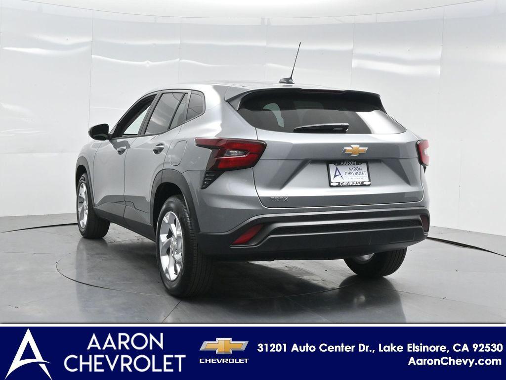 new 2025 Chevrolet Trax car, priced at $22,890