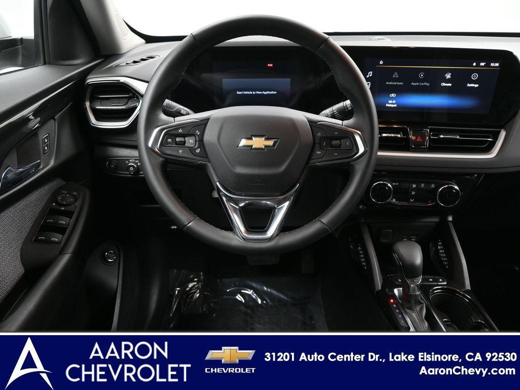 new 2025 Chevrolet TrailBlazer car, priced at $29,080