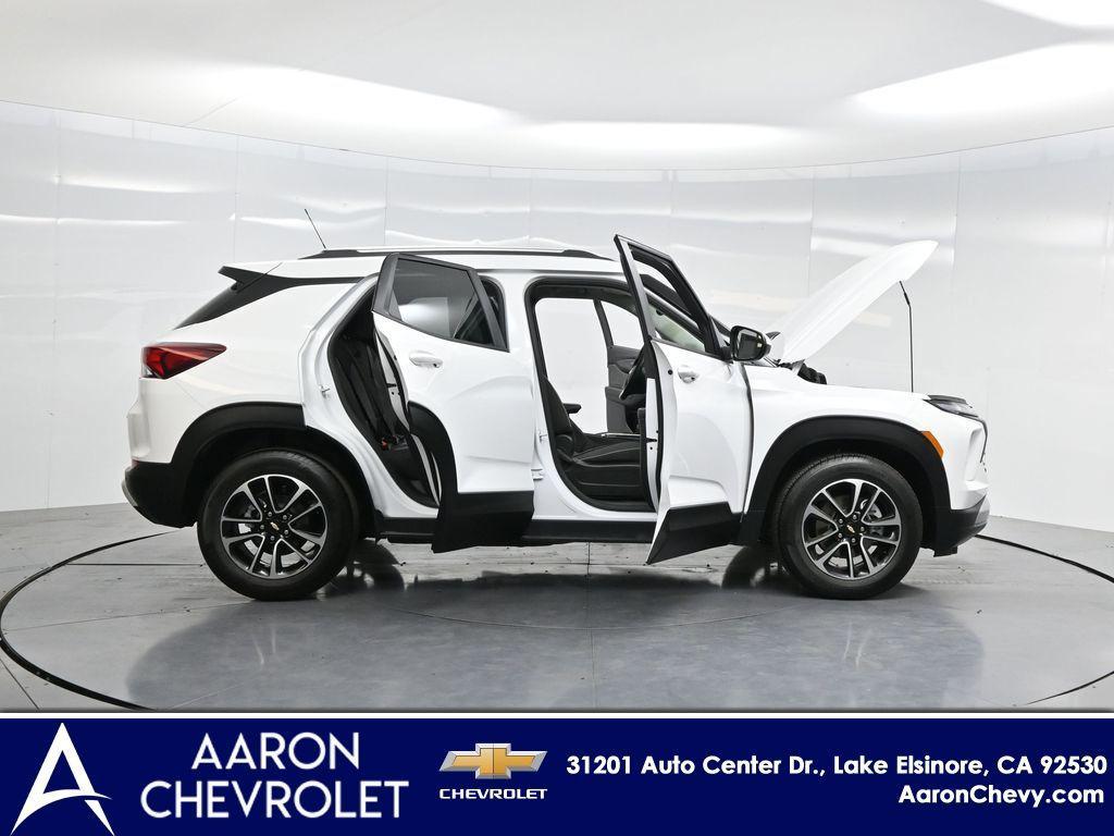 new 2025 Chevrolet TrailBlazer car, priced at $29,080