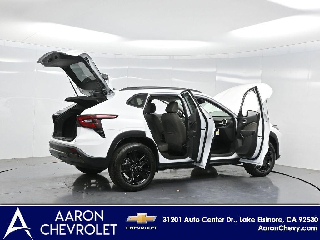 new 2025 Chevrolet Trax car, priced at $26,690