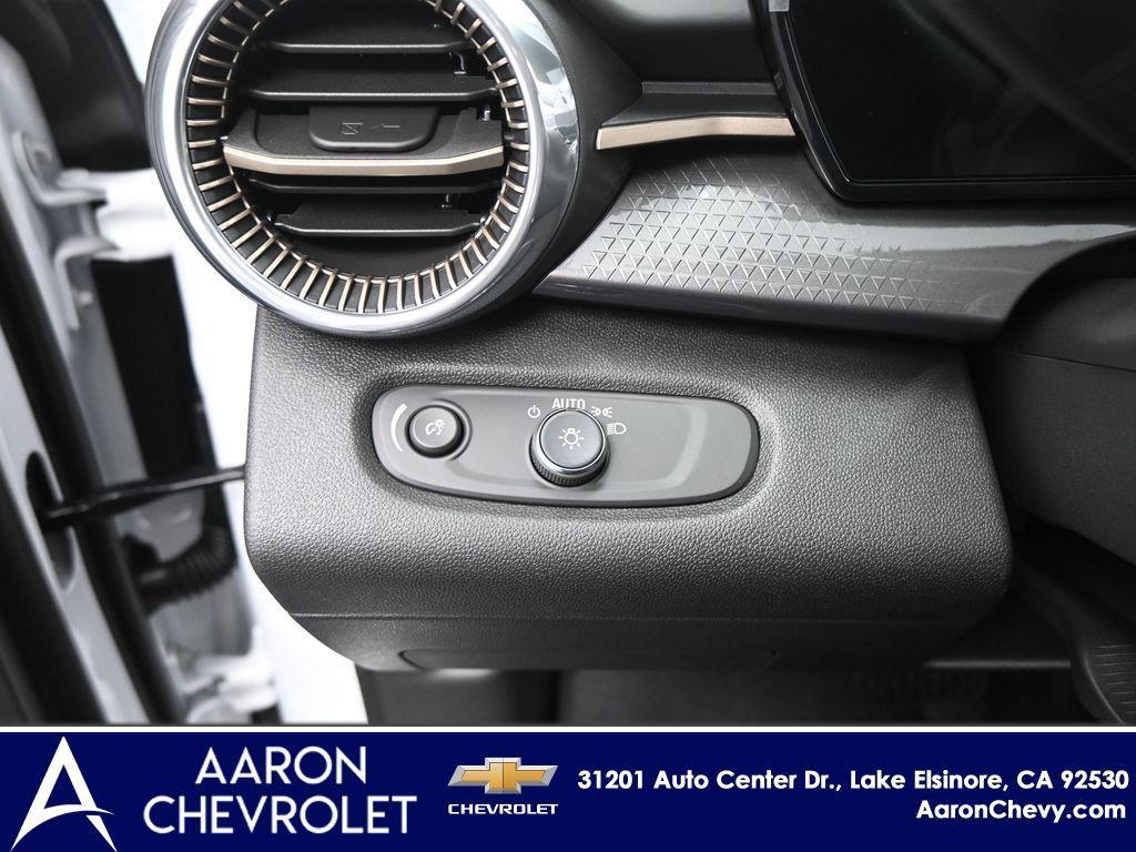 new 2025 Chevrolet Trax car, priced at $26,690