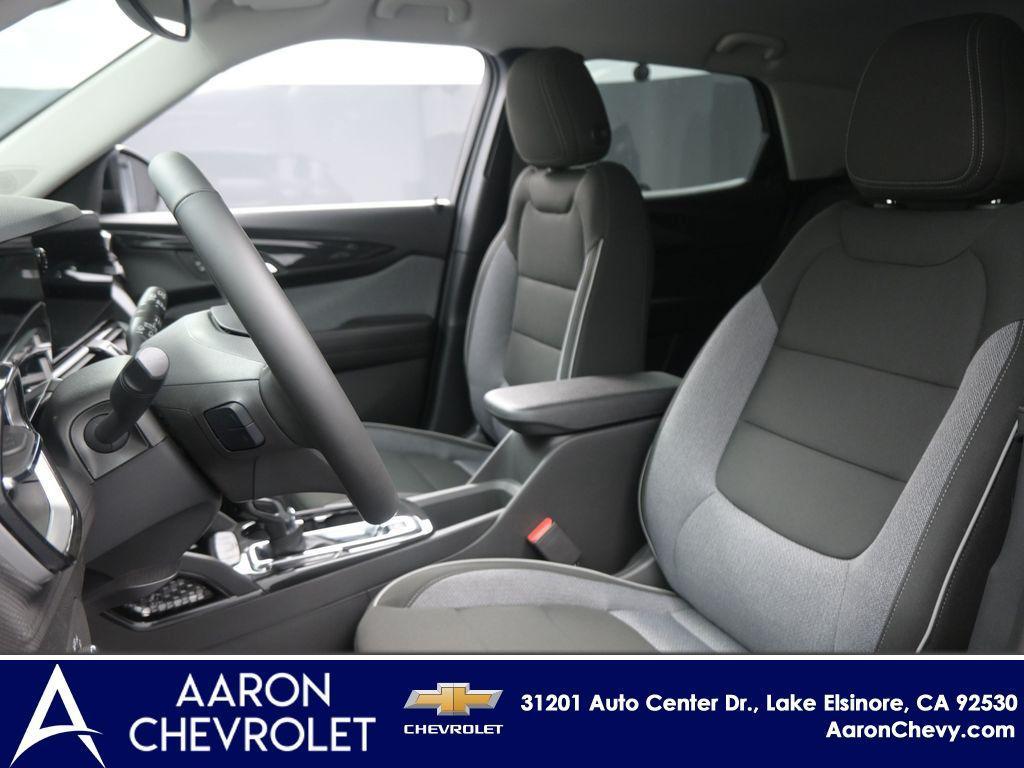 new 2025 Chevrolet TrailBlazer car, priced at $27,620