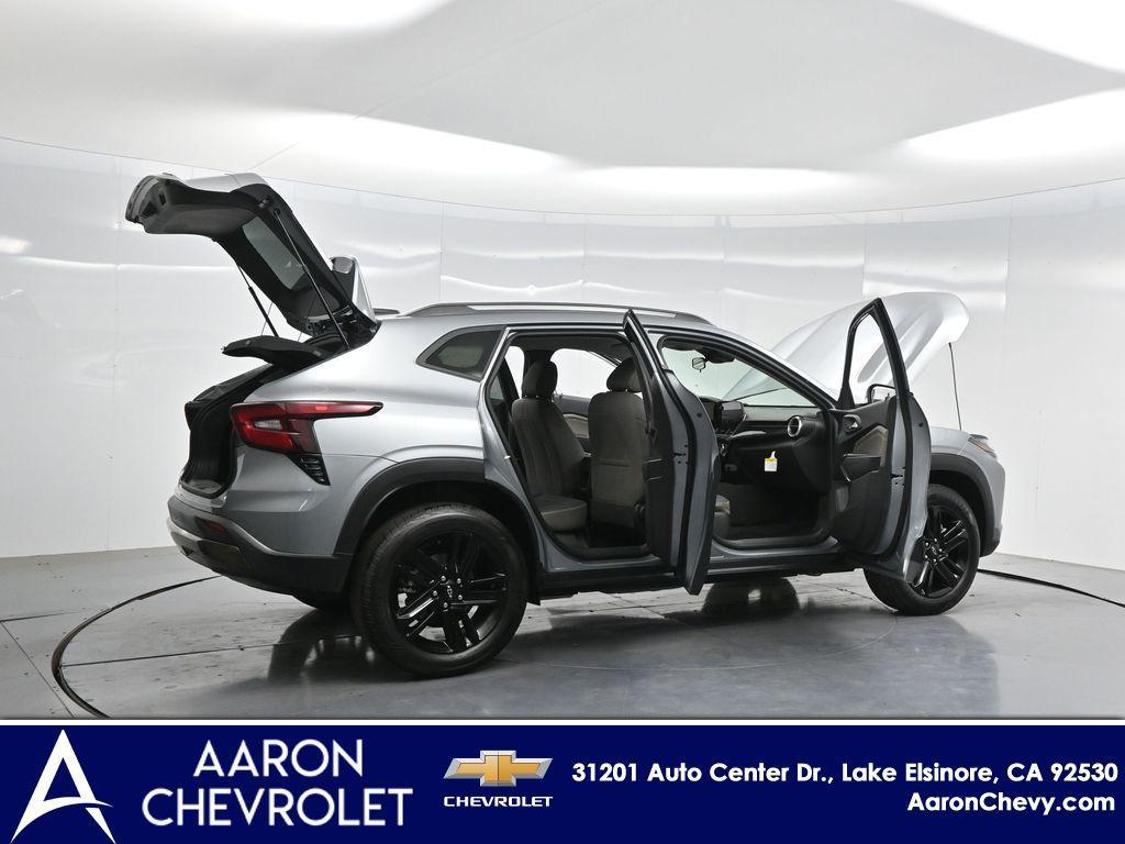 new 2025 Chevrolet Trax car, priced at $26,690