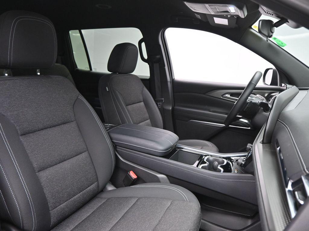 used 2025 Chevrolet Traverse car, priced at $38,461
