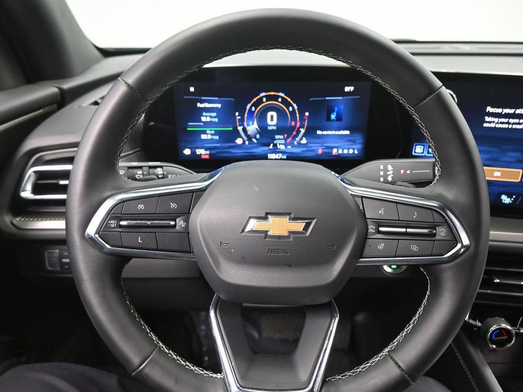 used 2025 Chevrolet Traverse car, priced at $38,461
