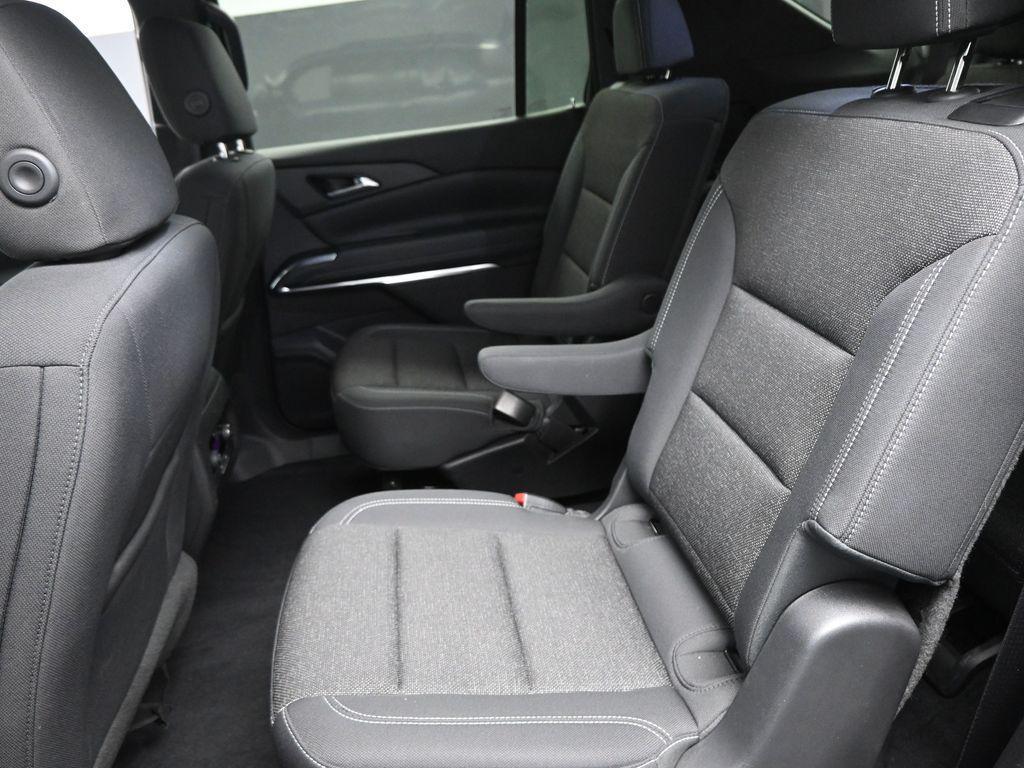 used 2025 Chevrolet Traverse car, priced at $38,461