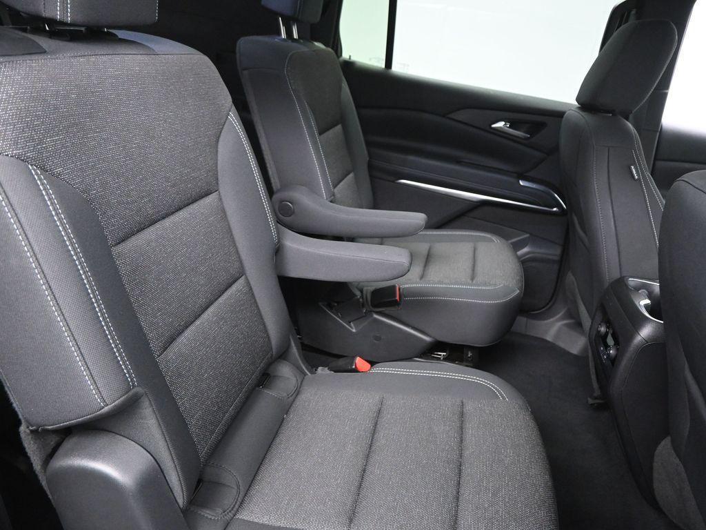 used 2025 Chevrolet Traverse car, priced at $38,461
