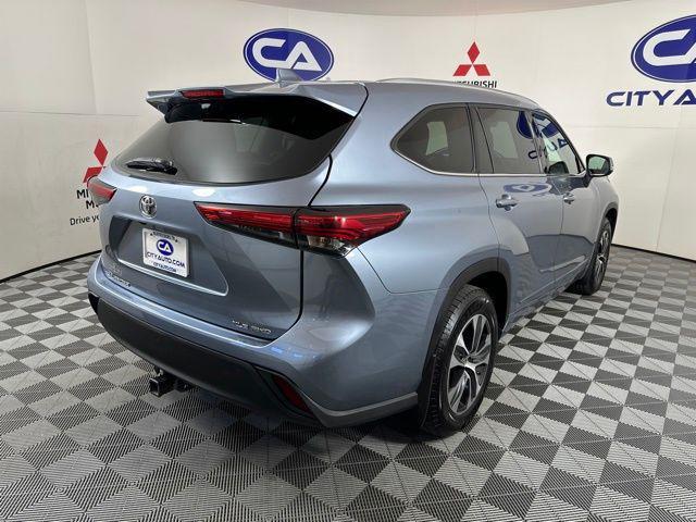 used 2020 Toyota Highlander car, priced at $26,995