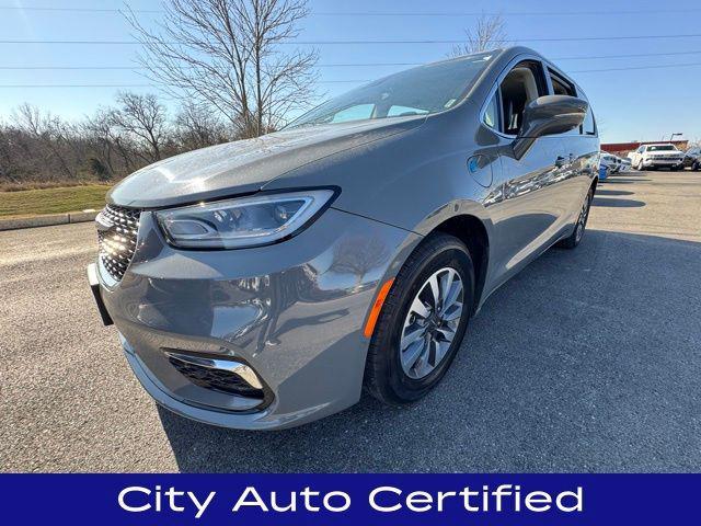 used 2022 Chrysler Pacifica Hybrid car, priced at $22,550