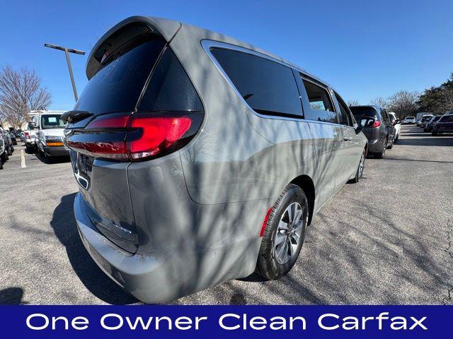 used 2022 Chrysler Pacifica Hybrid car, priced at $22,550