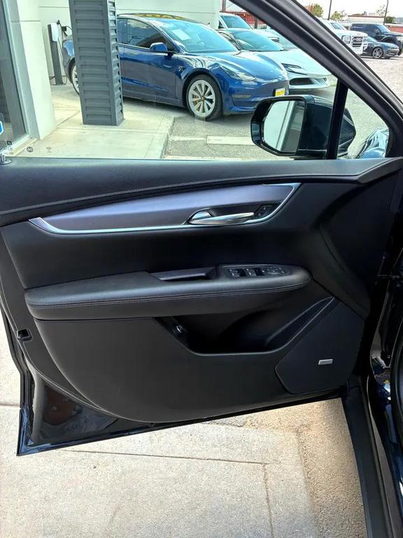 used 2021 Cadillac XT5 car, priced at $21,999