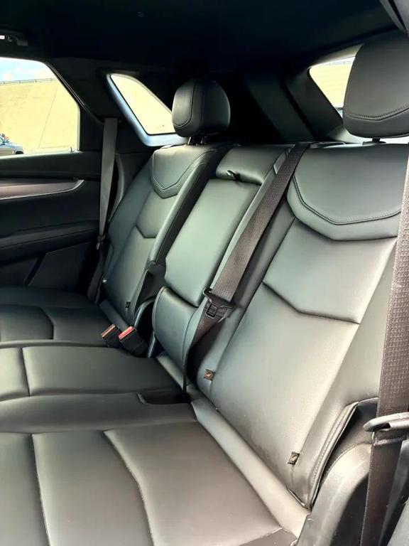 used 2021 Cadillac XT5 car, priced at $21,999