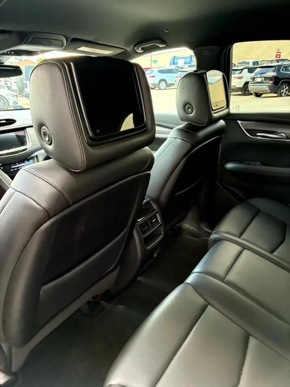 used 2021 Cadillac XT5 car, priced at $21,999