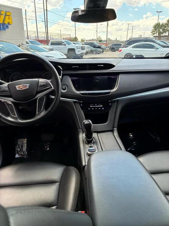 used 2021 Cadillac XT5 car, priced at $21,999