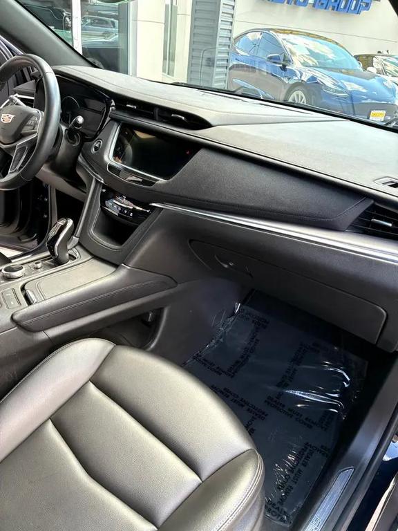 used 2021 Cadillac XT5 car, priced at $21,999