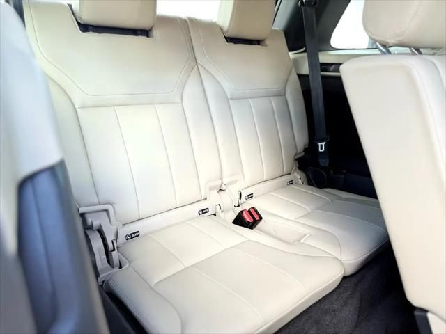 used 2020 Land Rover Discovery car, priced at $24,495