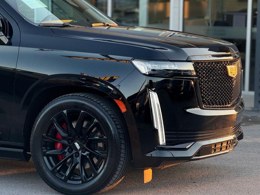 used 2022 Cadillac Escalade ESV car, priced at $70,999