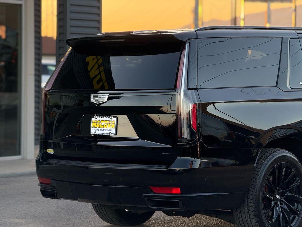 used 2022 Cadillac Escalade ESV car, priced at $70,999