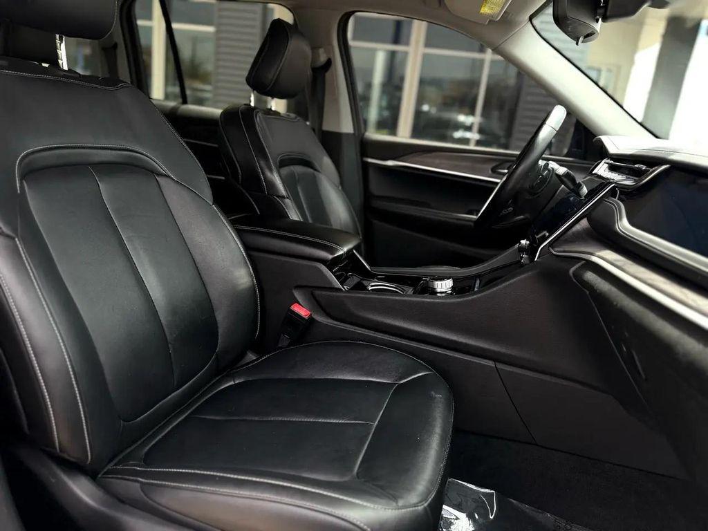 used 2022 Jeep Grand Cherokee car, priced at $29,495