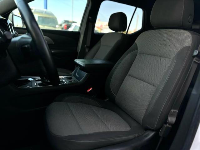 used 2023 Chevrolet Traverse car, priced at $29,999