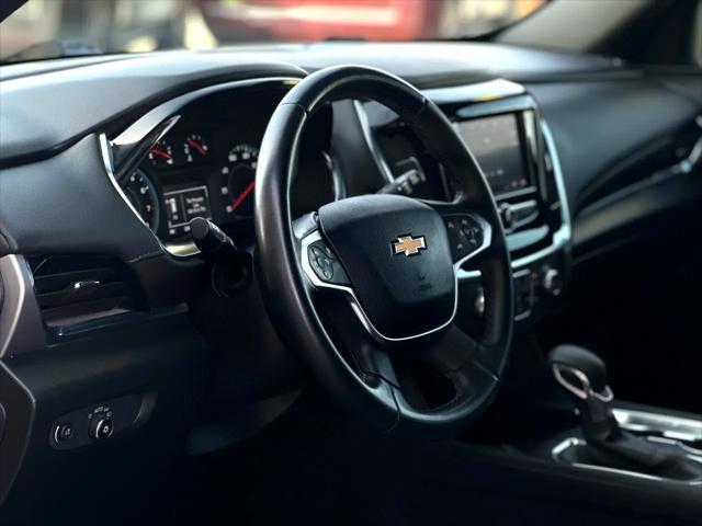 used 2023 Chevrolet Traverse car, priced at $29,999