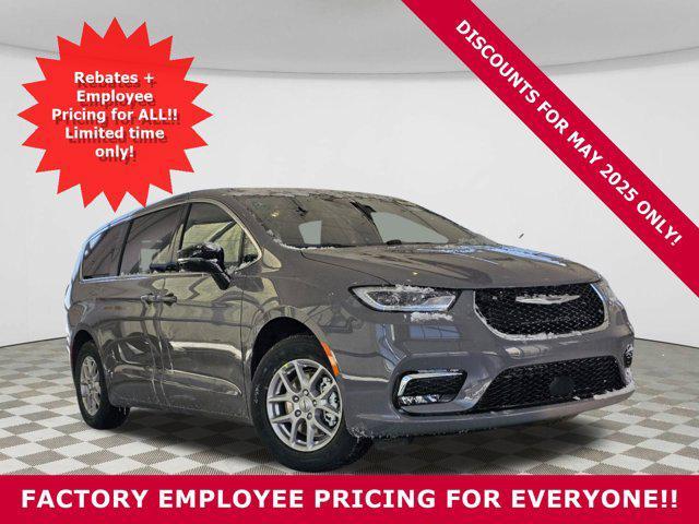 new 2025 Chrysler Pacifica car, priced at $40,998