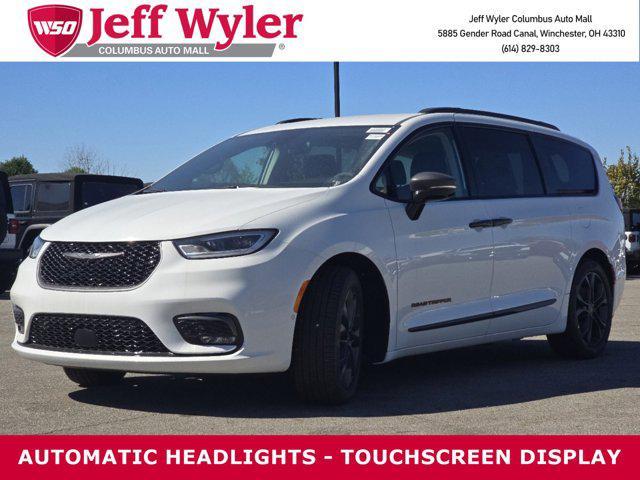 new 2024 Chrysler Pacifica car, priced at $37,499