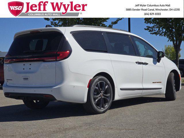 new 2024 Chrysler Pacifica car, priced at $37,499