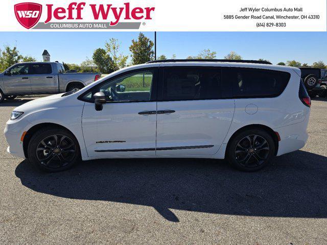 new 2024 Chrysler Pacifica car, priced at $37,499