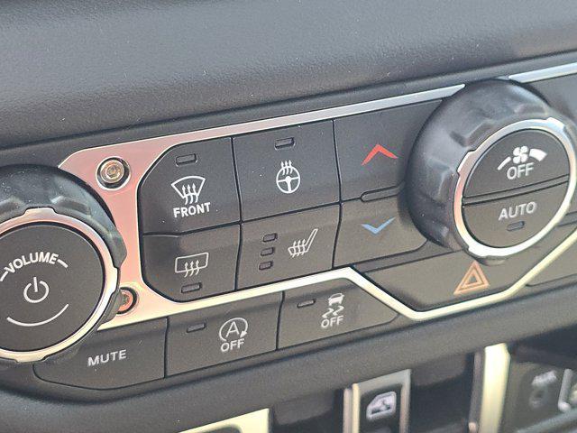 new 2025 Jeep Wrangler car, priced at $52,324