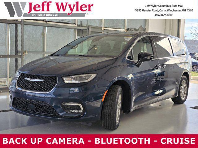 new 2025 Chrysler Pacifica car, priced at $40,247