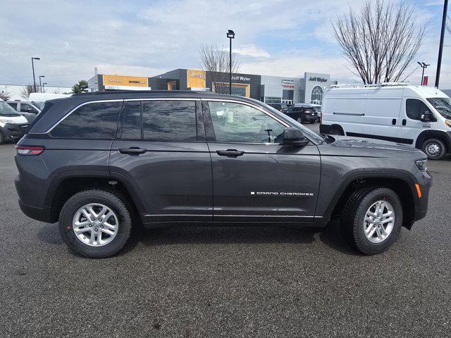 new 2025 Jeep Grand Cherokee car, priced at $40,683