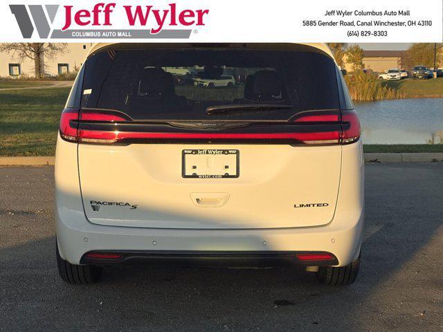 new 2024 Chrysler Pacifica car, priced at $40,497