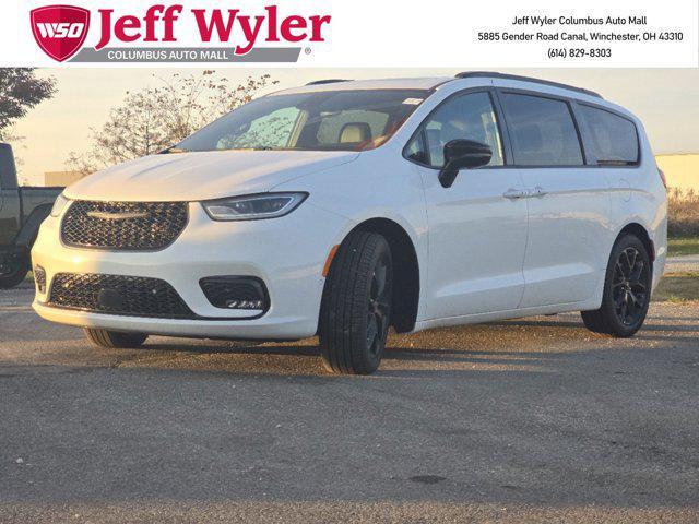 new 2024 Chrysler Pacifica car, priced at $41,497