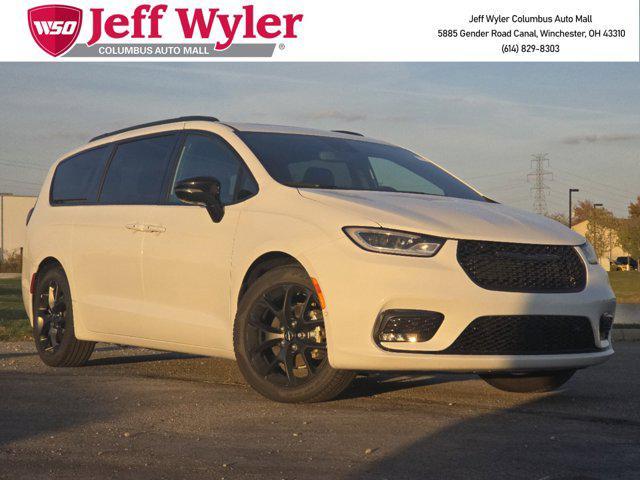 new 2024 Chrysler Pacifica car, priced at $41,497