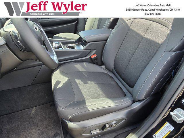 new 2025 Jeep Grand Cherokee car, priced at $38,020