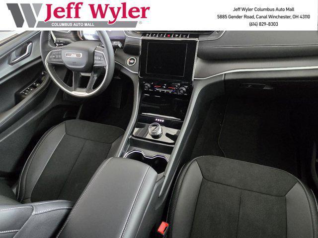 new 2025 Jeep Grand Cherokee car, priced at $40,828