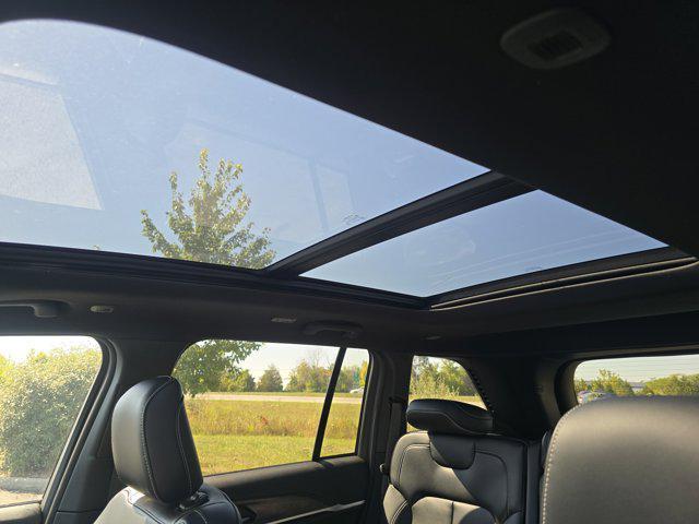 new 2025 Jeep Grand Cherokee car, priced at $40,759