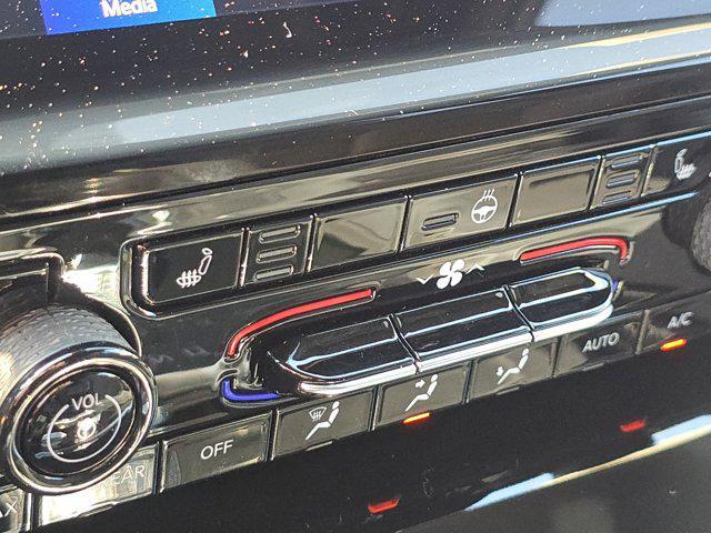 new 2025 Jeep Grand Cherokee car, priced at $40,759