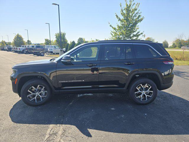 new 2025 Jeep Grand Cherokee car, priced at $40,759