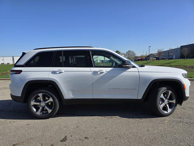 new 2025 Jeep Grand Cherokee car, priced at $45,940